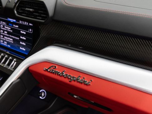 Used 2020 Lamborghini Urus AWD/4WD image 29