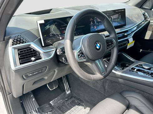Used 2026 BMW X5 sDrive40i w/ M Sport Package RWD image 9