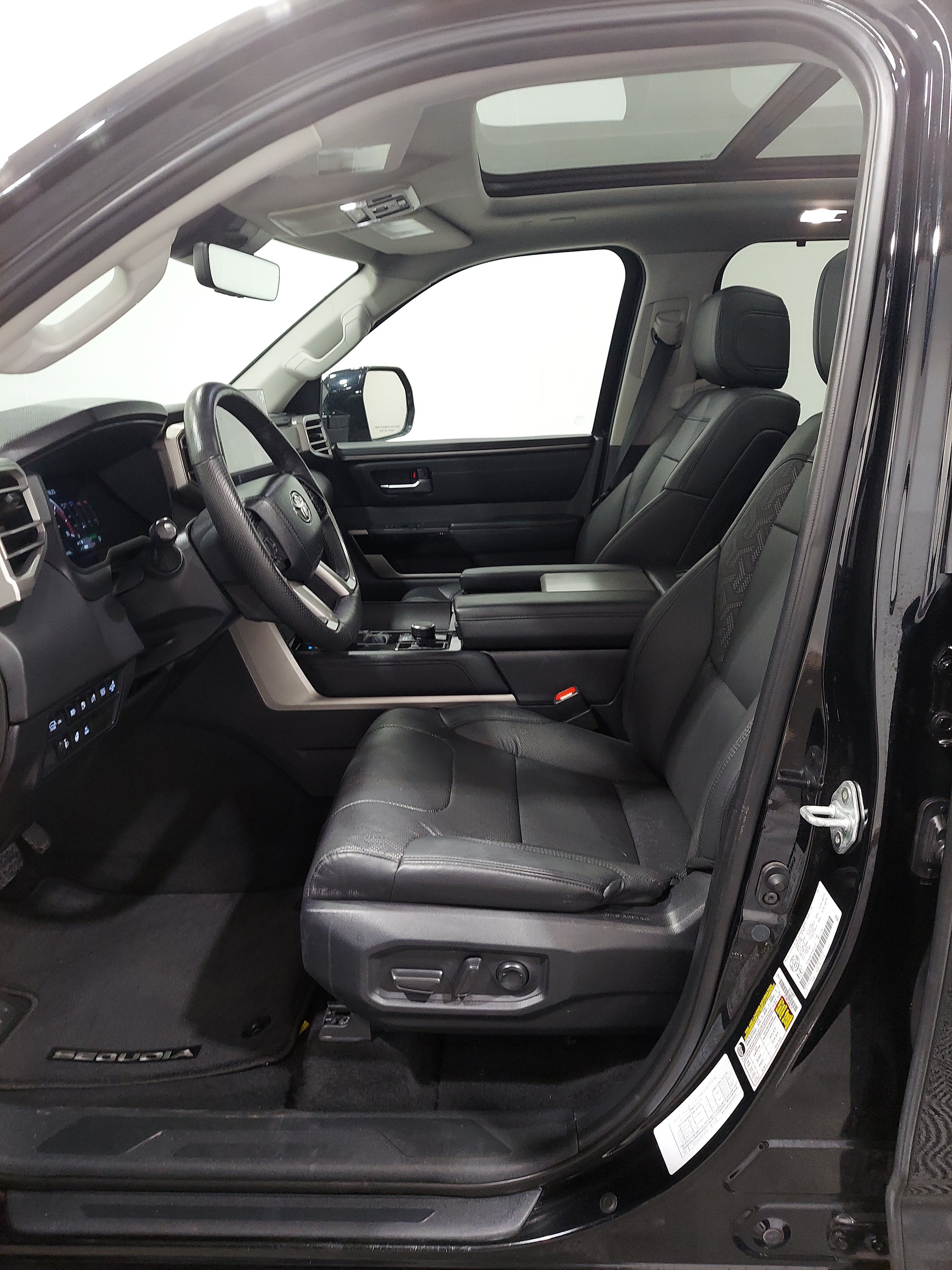 Used 2024 Toyota Sequoia Platinum AWD/4WD image 11