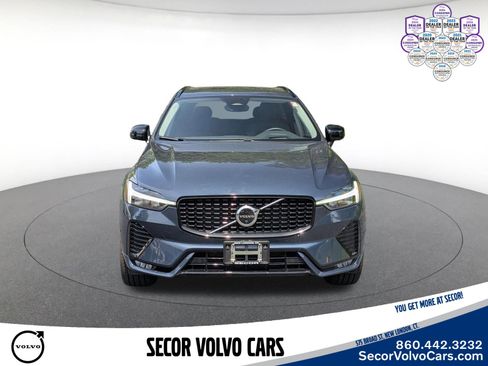 Used 2023 Volvo XC60 B5 Ultimate AWD/4WD image 2