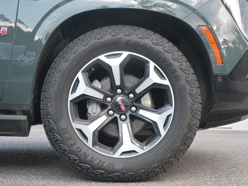 Used 2026 GMC Yukon AT4 AWD/4WD image 13