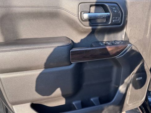 Used 2019 GMC Sierra 1500 SLT AWD/4WD image 18