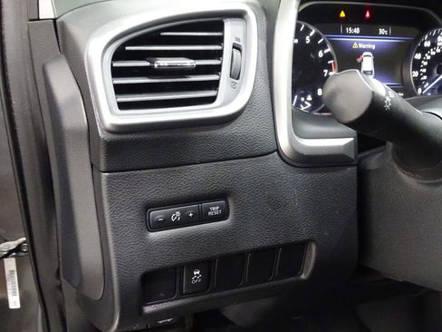 Used 2019 Nissan Murano S image 18