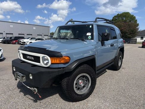 Used 2014 Toyota FJ Cruiser 4WD w/ Trail Teams Ultimate Edition image 3