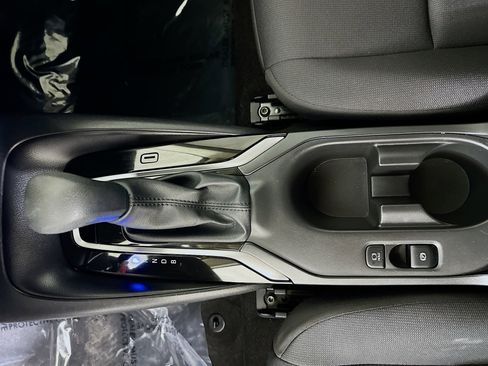 Used 2025 Toyota Corolla LE image 21