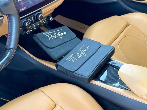 Used 2019 Ferrari Portofino RWD image 60