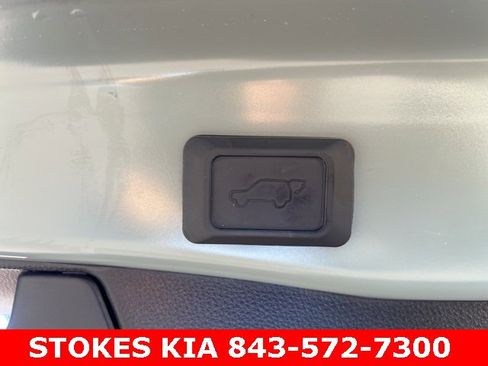 Used 2020 Toyota RAV4 XLE image 27