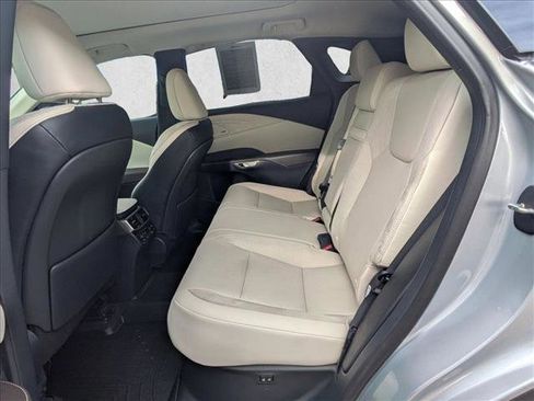 Used 2025 Lexus RX 350 w/ Luxury Package image 11