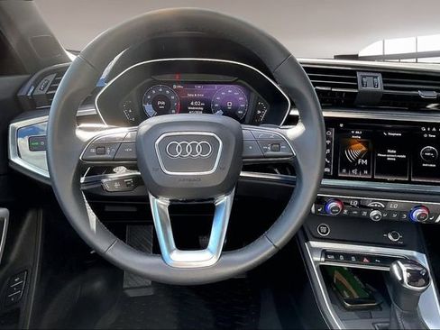 Used 2025 Audi Q3 2.0T Premium w/ Convenience Package image 8