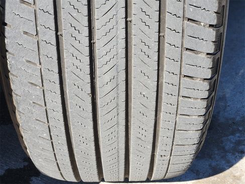 Used 2024 Chevrolet Suburban LT image 13