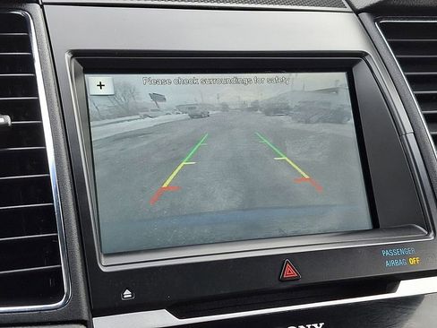 Used 2018 Ford Taurus SHO image 17