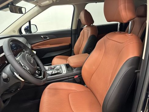 New 2026 Kia Carnival EX FWD image 14