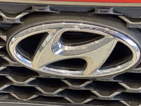 Used 2019 Hyundai Kona Limited AWD/4WD image 10