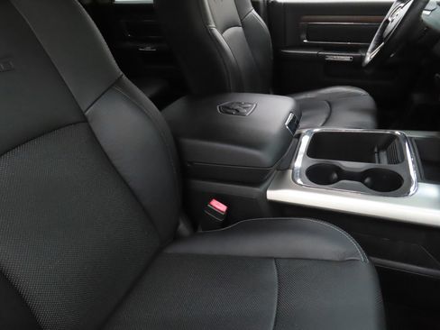 Used 2017 RAM 1500 Laramie w/ Convenience Group AWD/4WD image 24