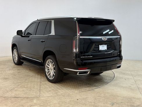 Used 2022 Cadillac Escalade Premium Luxury AWD/4WD image 3