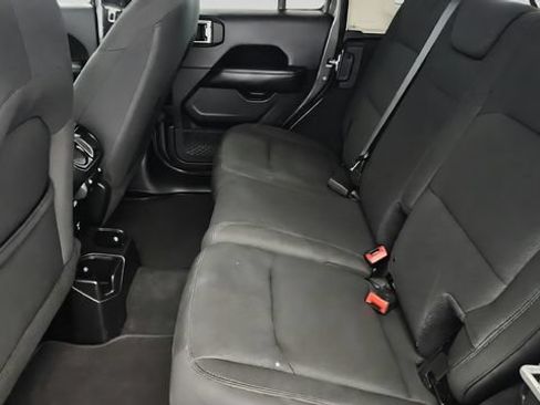 Used 2018 Jeep Wrangler Unlimited Sahara AWD/4WD image 20