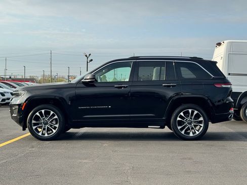 Used 2023 Jeep Grand Cherokee Overland w/ Luxury Tech Group IV image 4