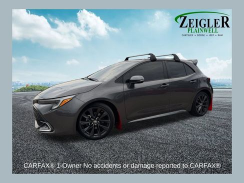 Used 2025 Toyota Corolla XSE FWD image 1