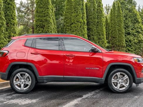 Used 2023 Jeep Compass Latitude AWD/4WD image 12
