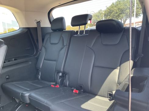 Used 2025 Kia Telluride S FWD image 11