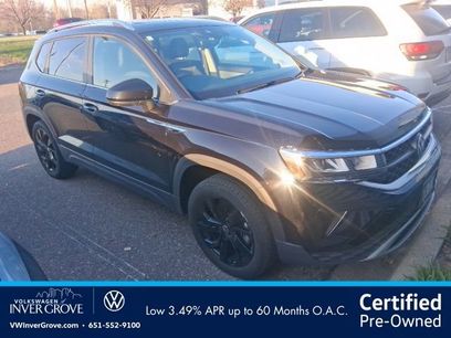 Used 2023 Volkswagen Taos SE w/ Panoramic Sunroof Package