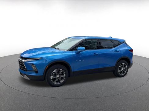 Used 2026 Chevrolet Blazer LT FWD image 6