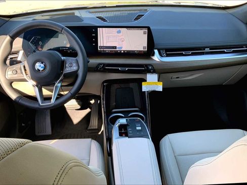 Used 2025 BMW X1 xDrive28i w/ Technology Package image 5