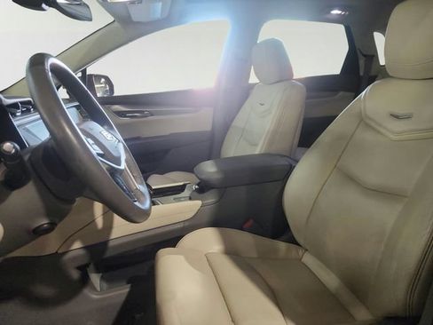 Used 2017 Cadillac XT5 Luxury FWD image 10