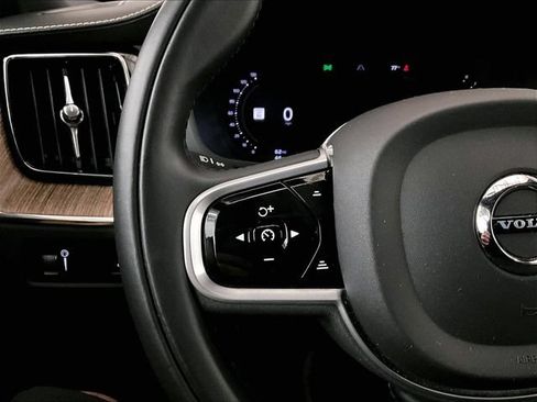 Used 2022 Volvo XC60 B6 Inscription AWD/4WD image 17