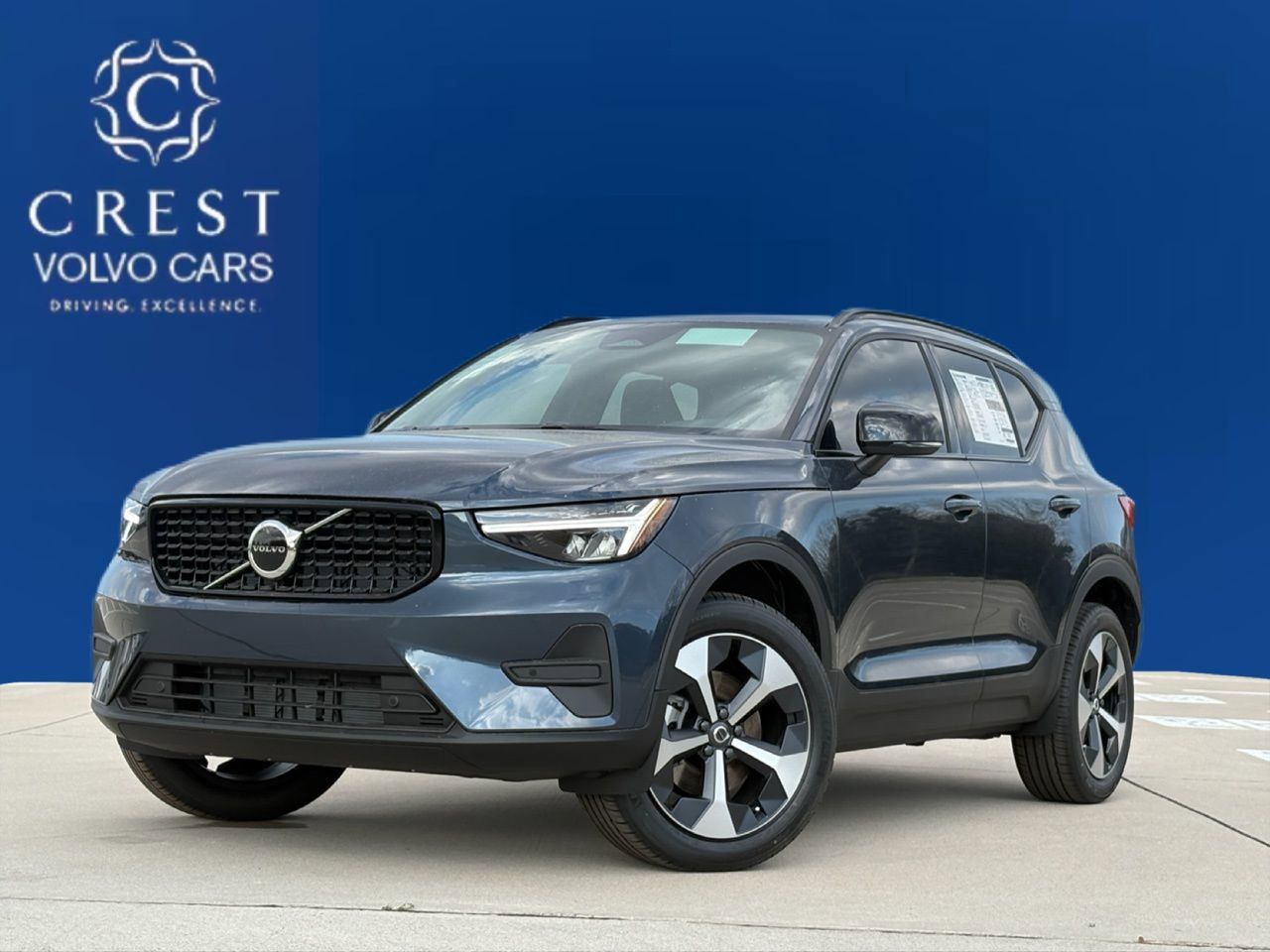 New 2026 Volvo XC40 B5 Core w/ Climate Package AWD/4WD image 1