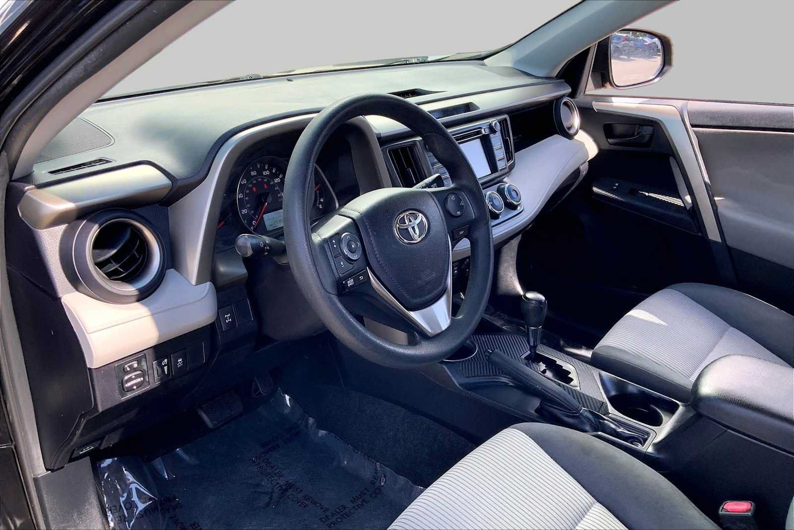 Used 2014 Toyota RAV4 LE AWD/4WD image 16