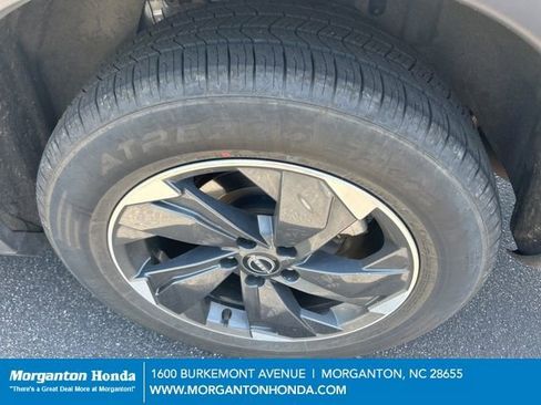 Used 2024 Nissan Rogue SV AWD/4WD image 10