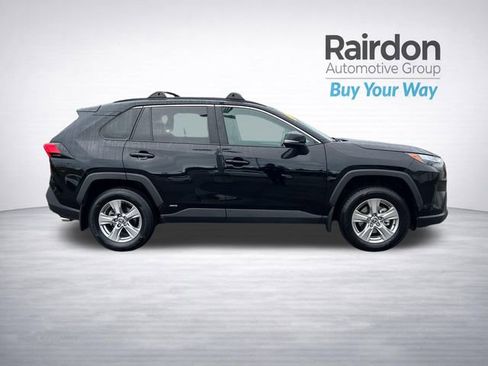 Used 2022 Toyota RAV4 XLE w/ XLE Grade Weather Package image 10