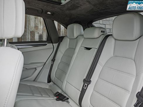 Used 2017 Porsche Macan Turbo AWD/4WD image 25