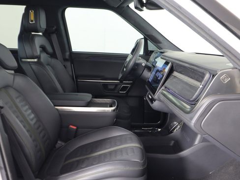 Used 2022 Rivian R1T Adventure image 12