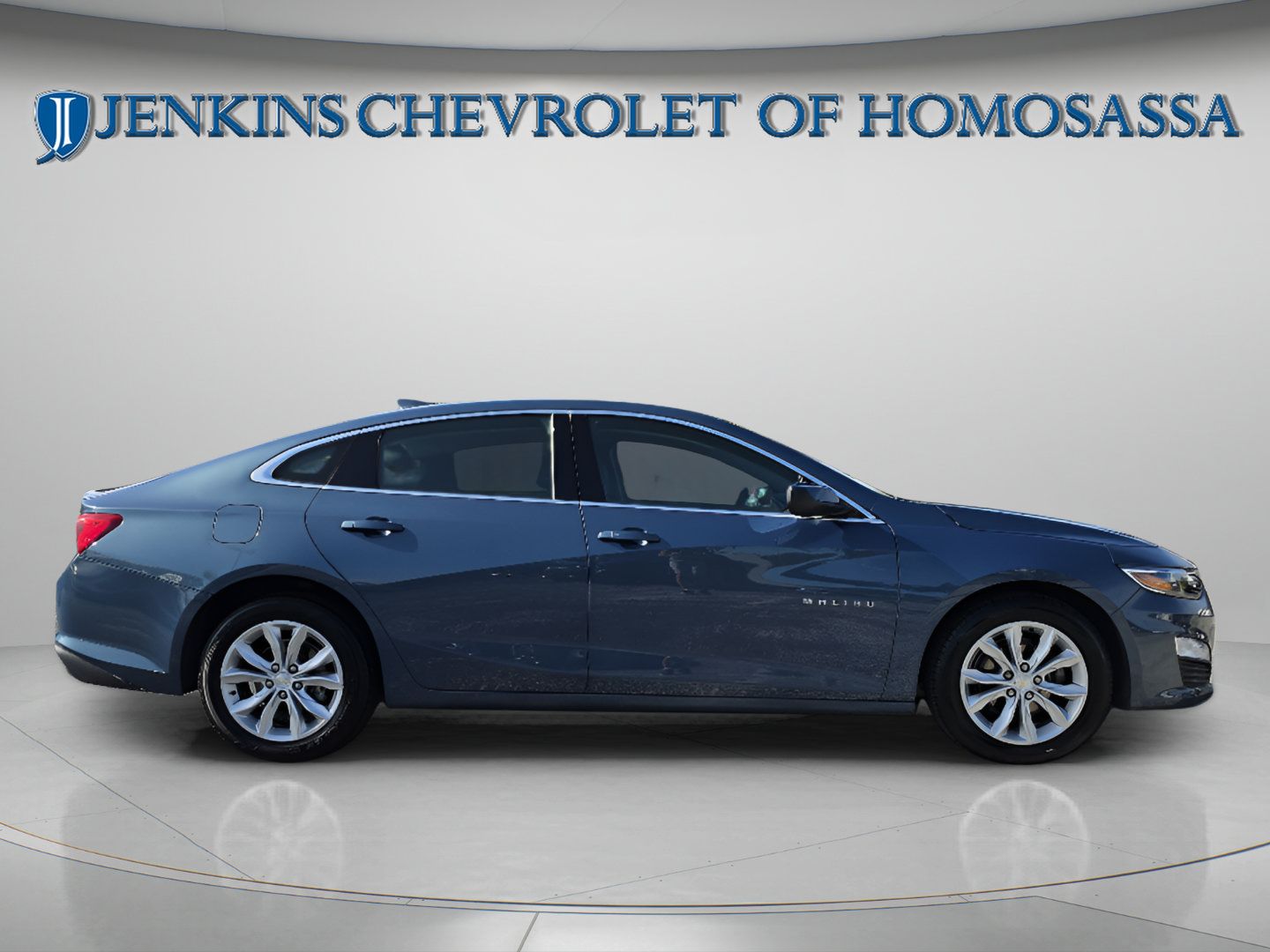 Used 2025 Chevrolet Malibu LT FWD image 3