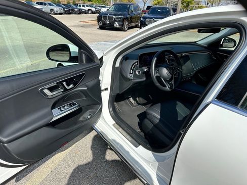 Used 2025 Mercedes-Benz E 350 4MATIC Sedan image 13