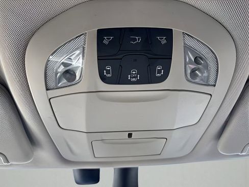 Used 2022 Chrysler Pacifica Touring-L FWD image 30