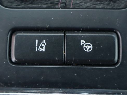 Used 2016 Ford F150 Platinum w/ Equipment Group 701A Luxury image 42