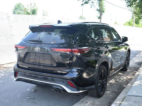 Used 2025 Toyota Highlander XSE AWD/4WD image 5