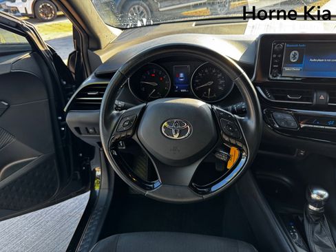 Used 2018 Toyota C-HR XLE image 15