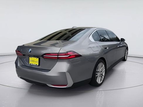 Used 2024 BMW 530i RWD image 8