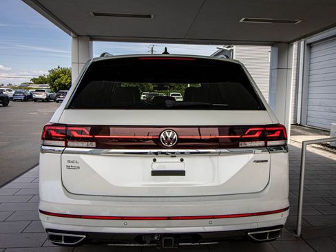 Used 2024 Volkswagen Atlas SEL Premium R-Line AWD/4WD image 16