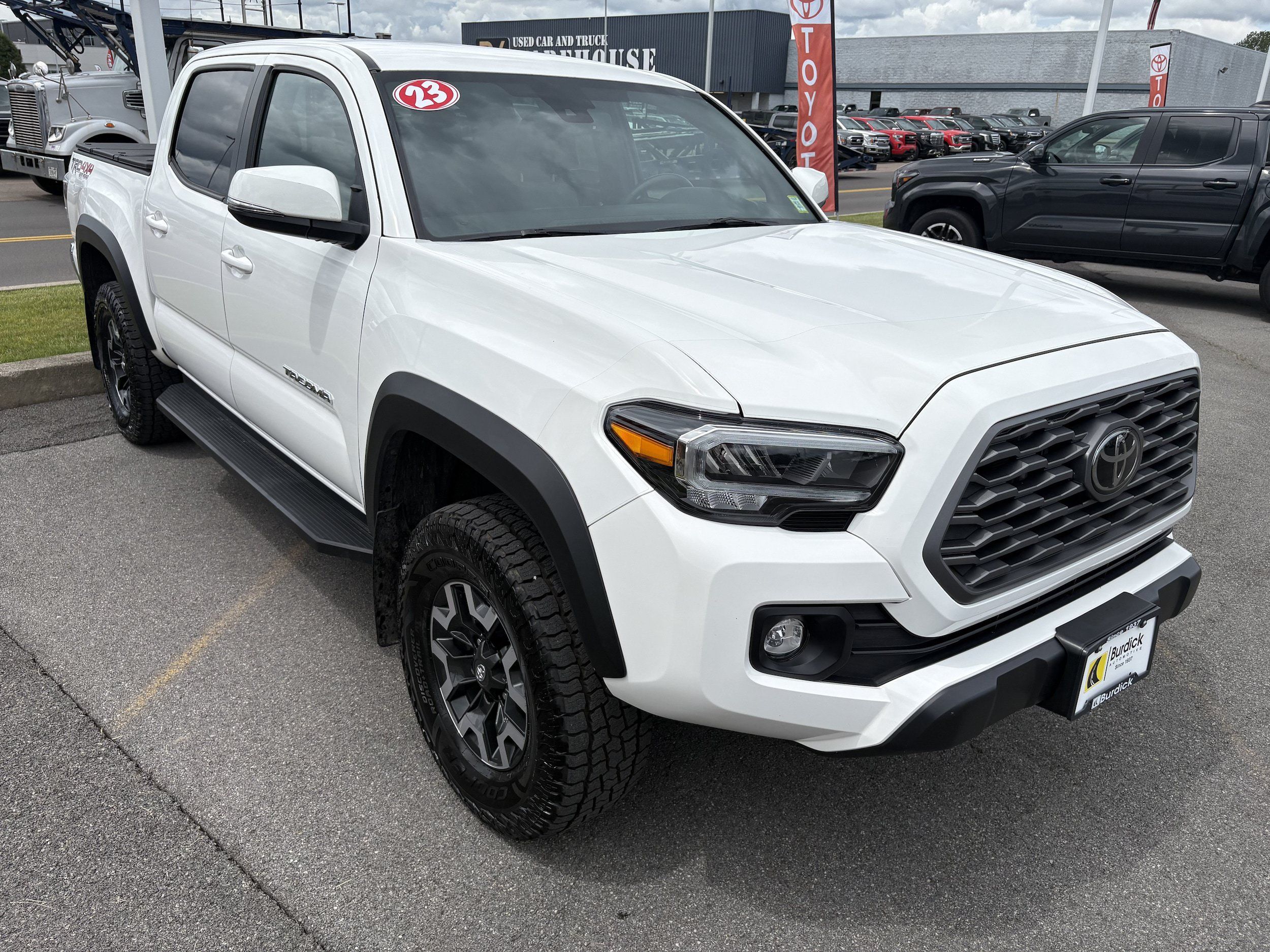 Used 2023 Toyota Tacoma TRD Off-Road AWD/4WD image 2
