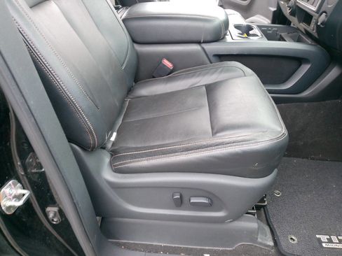 Used 2018 Nissan Titan SL w/ Midnight Edition image 27