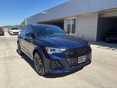 Certified 2025 Audi Q3 2.0T Premium w/ Convenience Package image 3