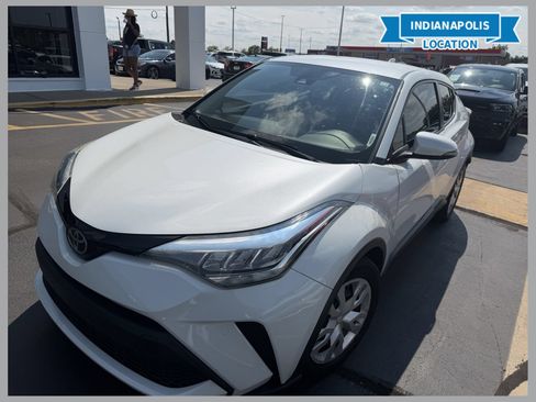 Used 2021 Toyota C-HR LE FWD image 1