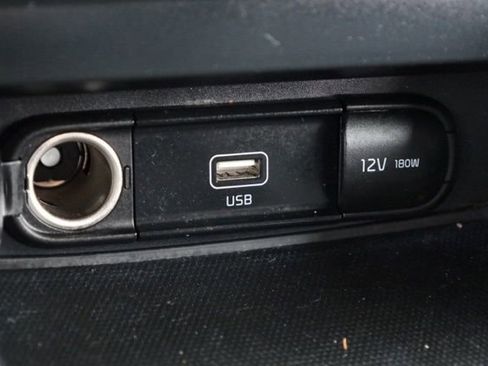 Used 2022 Kia Soul LX image 28