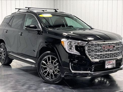 Used 2023 GMC Terrain Denali w/ Black Diamond Edition AWD/4WD image 3
