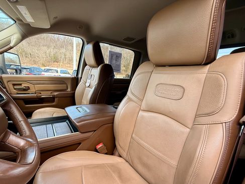 Used 2024 RAM 2500 Limited w/ Towing Technology Group image 11